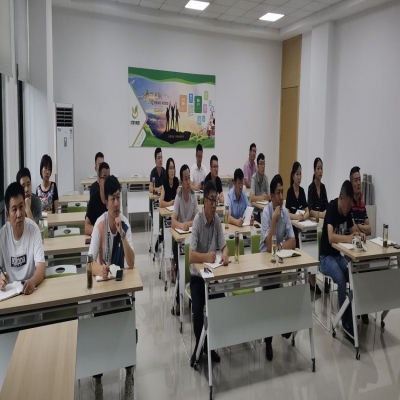 和合生态绿叶公司举办“法律知识”专题培训