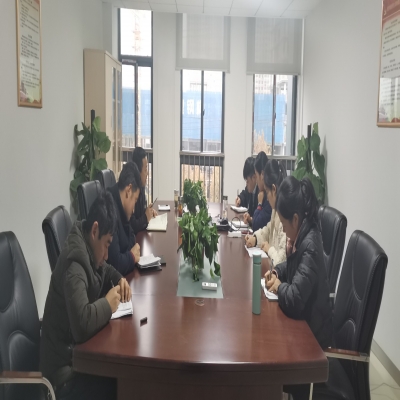 充足电 加满油 绿叶员工干劲足