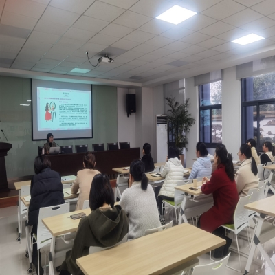 绿叶集团迎“三八”节    举办法律专题讲座