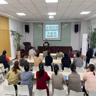 安徽省国防教育讲师团薄俊元教授为绿叶集团员工作党的二十大精神专题辅导报告