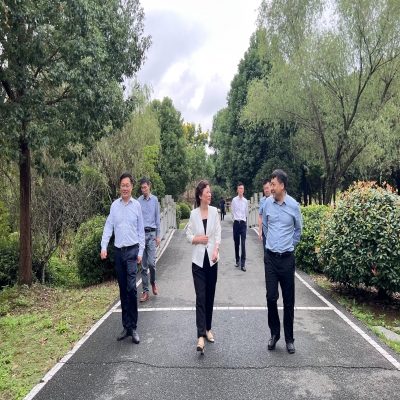 葛建荣赴绿叶集团调研指导